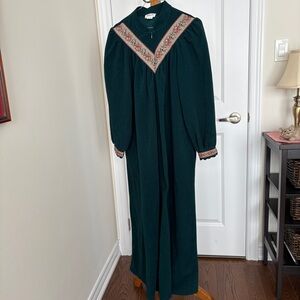 Vintage Vanity Fair Forest Green Robe Housecoat Tapestry Look Trim Size M
